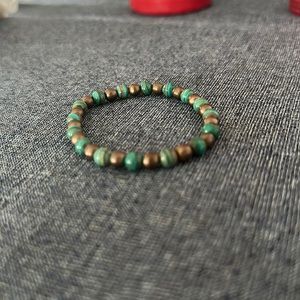 Eauitful gemstone bracelet
